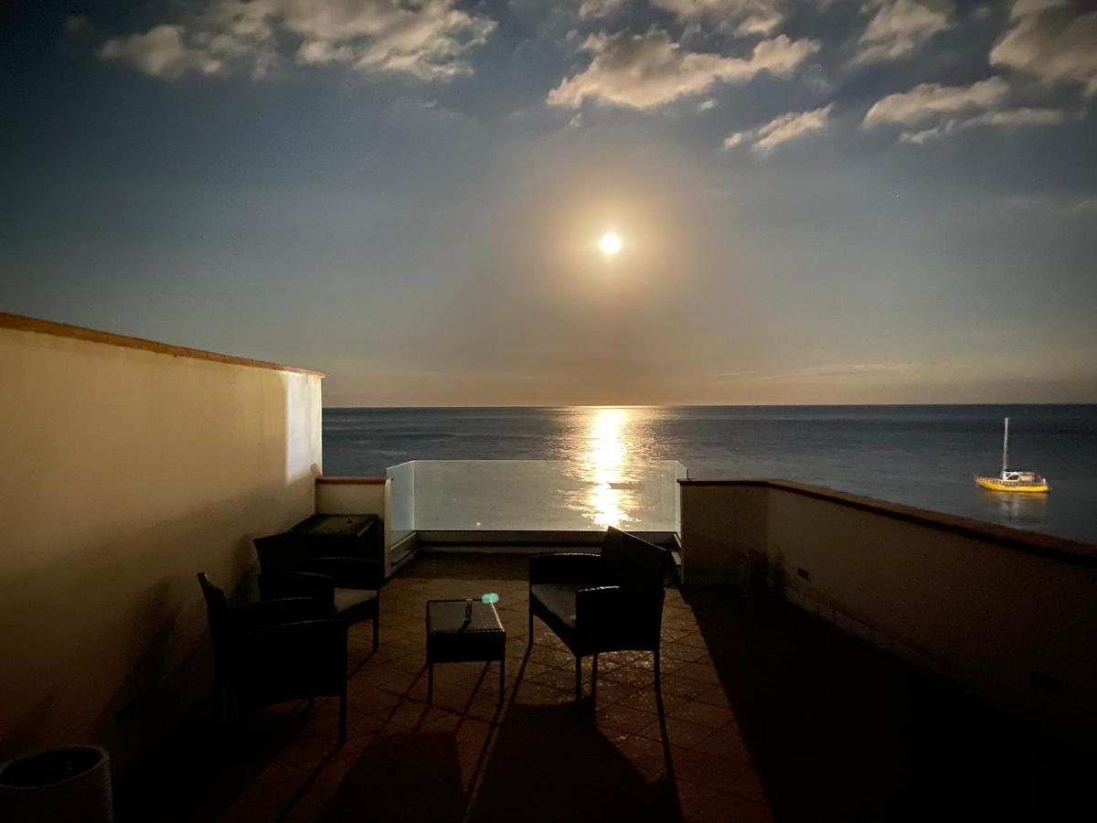 Beach Penthouse Marisol 2Floors, Central Letojanni Eksteriør billede